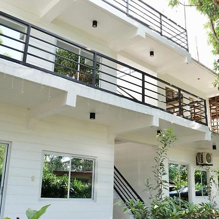 Location One Eighty Bed & Breakfast Bangcusay Екстериор снимка