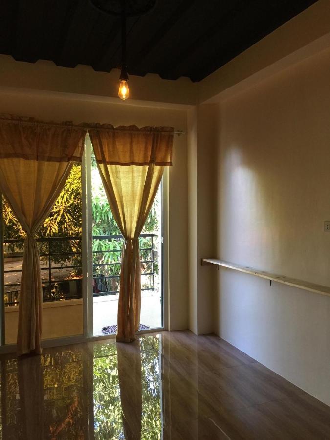 Location One Eighty Bed & Breakfast Bangcusay Екстериор снимка