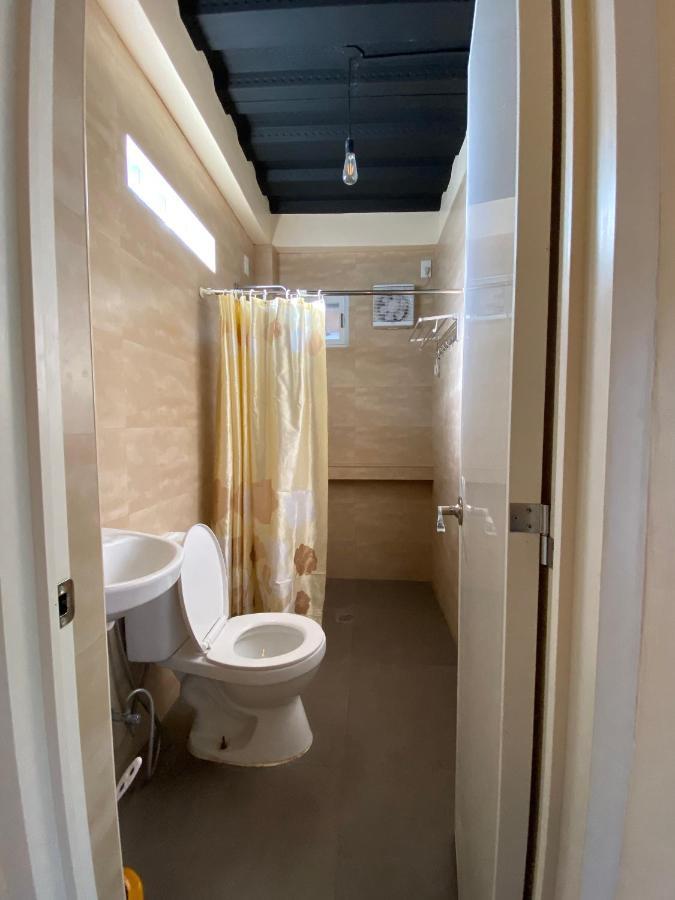 Location One Eighty Bed & Breakfast Bangcusay Екстериор снимка