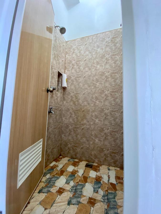 Location One Eighty Bed & Breakfast Bangcusay Екстериор снимка
