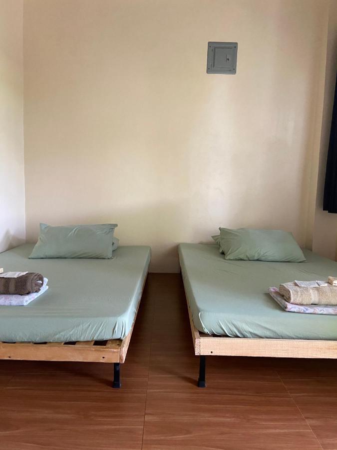 Location One Eighty Bed & Breakfast Bangcusay Екстериор снимка