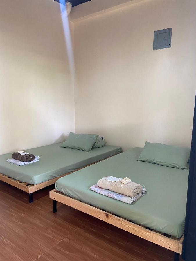 Location One Eighty Bed & Breakfast Bangcusay Екстериор снимка
